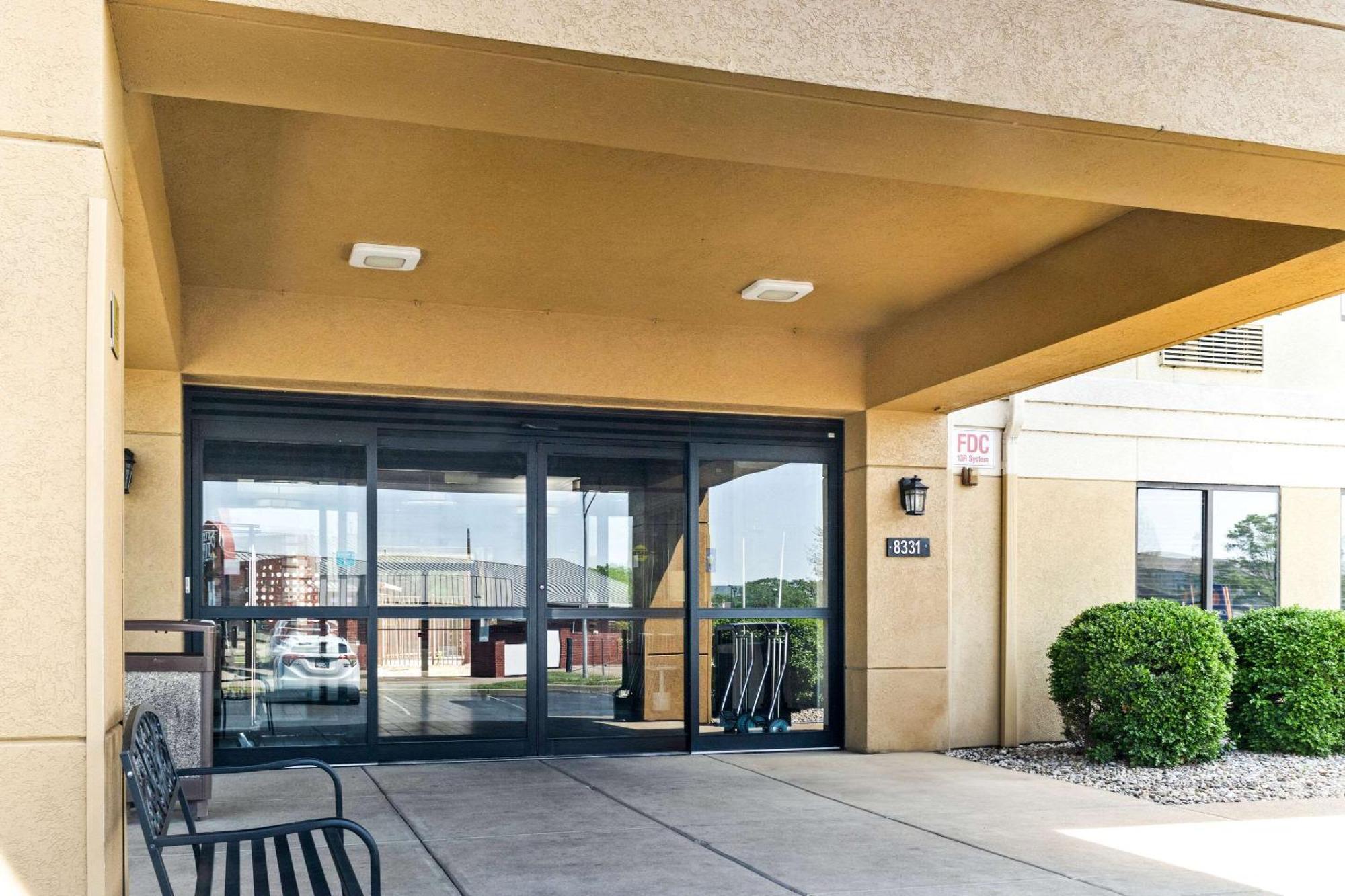 Comfort Inn Evansville East Buitenkant foto